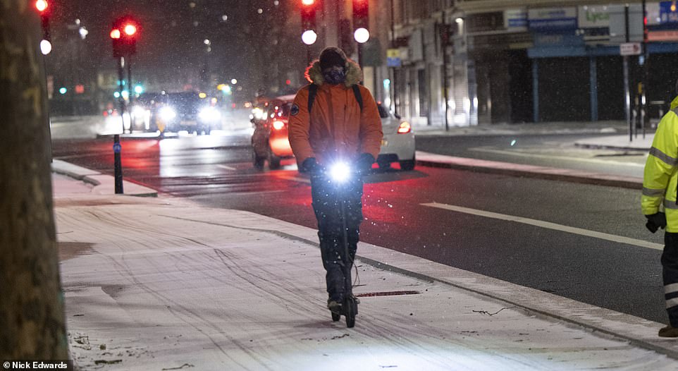 Temperatures are expected to reach -7C today, before dropping as low as -12C overnight in the early hours of Wednesday morning. Commuters were out braving freezing temperatures in Bermondsey, London, this morning