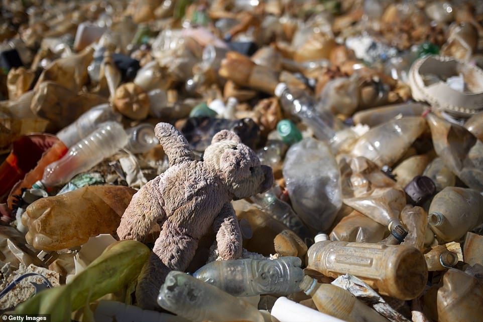 The piles of rubbish are believed to have come from the nearby city of Oruro via the Tagarete river, where residents dump their waste