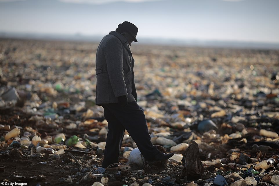 Years of pollution have seen mountains of rubbish pile up in Lake Uru Uru and damaged the lake's fragile ecosystem, pushing any remaining wildlife into only a small proportion of habitat