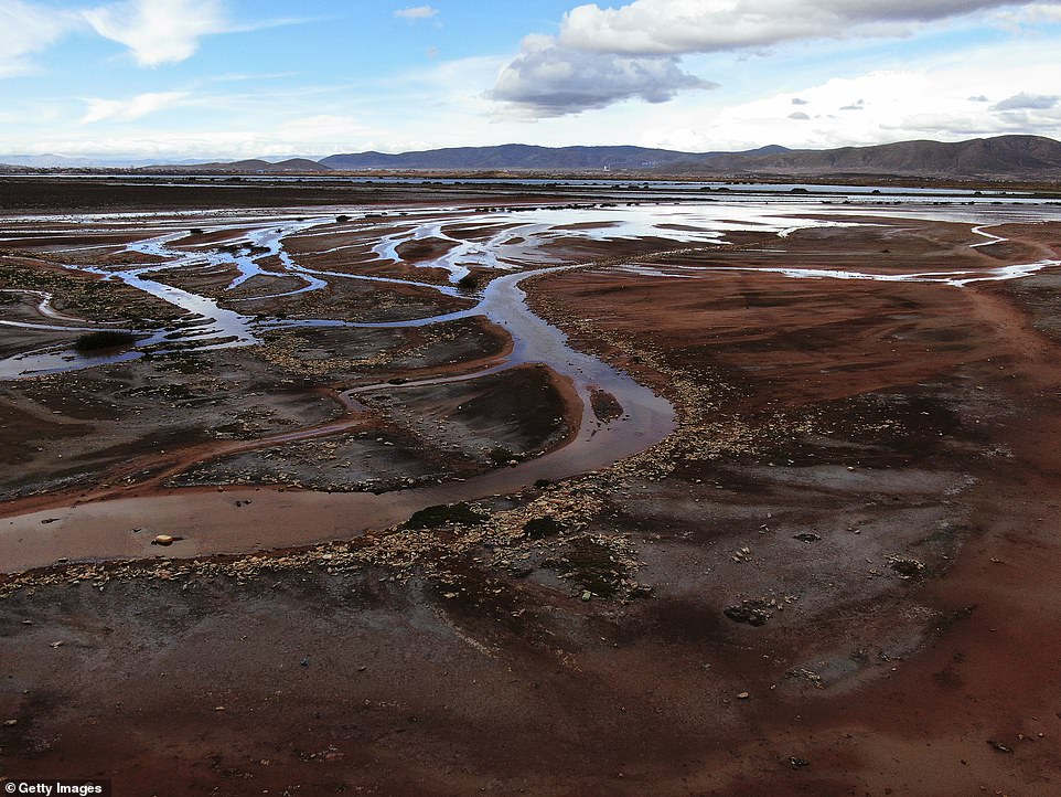 Oruro Mayor Choque made no mention of how local and national authorities would take the chemical pollution caused by nearby mines