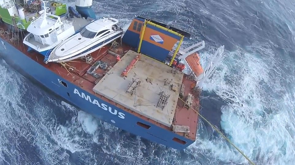 All 12 people on board the heavy-lift vessel Eemslift Hendrika were rescued by the Norwegian coast guard