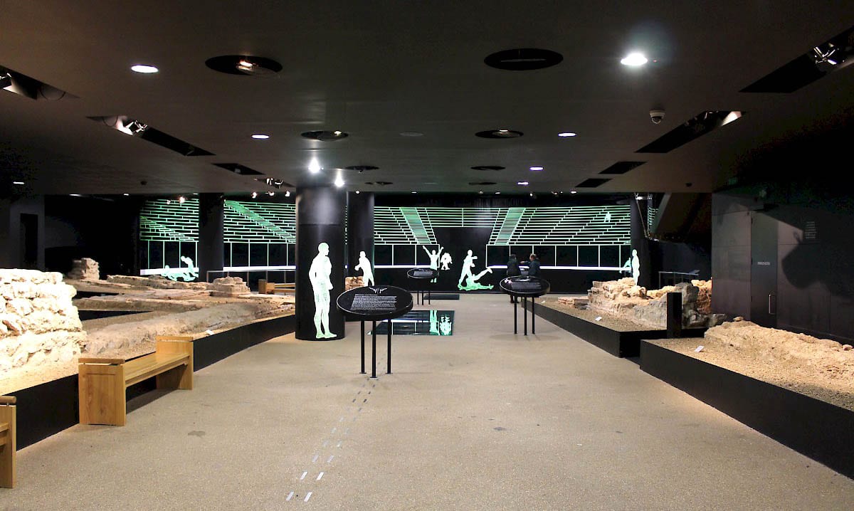 roman amphitheater guildhall yard london